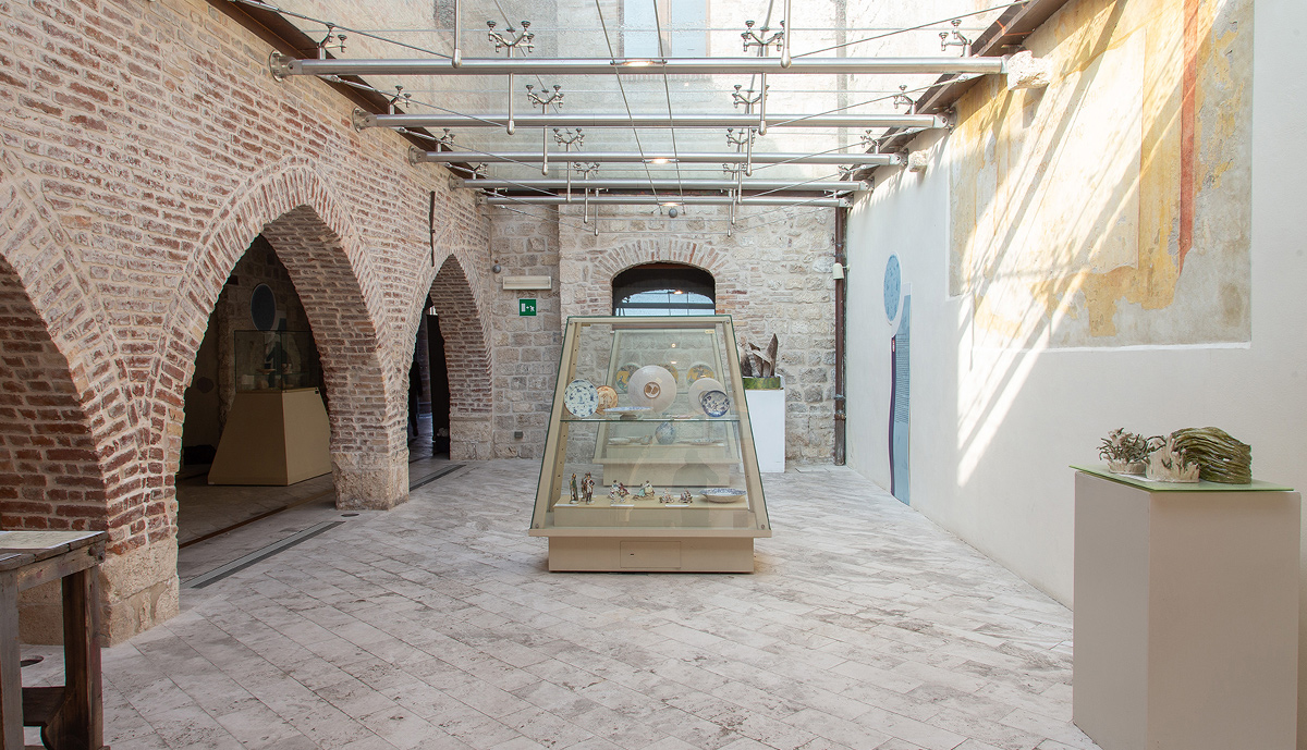 Le Cocce exhibition gallery